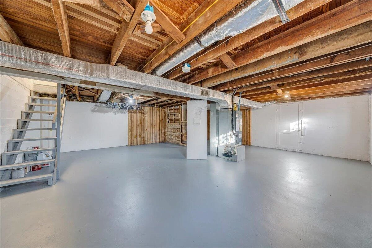 702 Conway ST NE - Photo 20