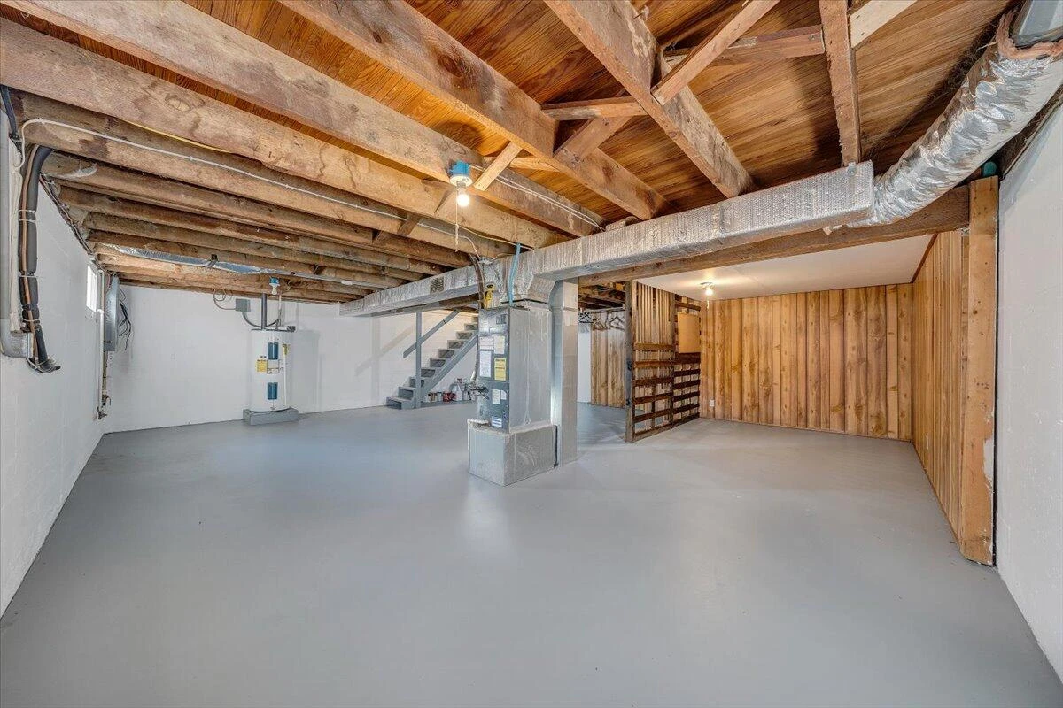 702 Conway ST NE - Photo 21