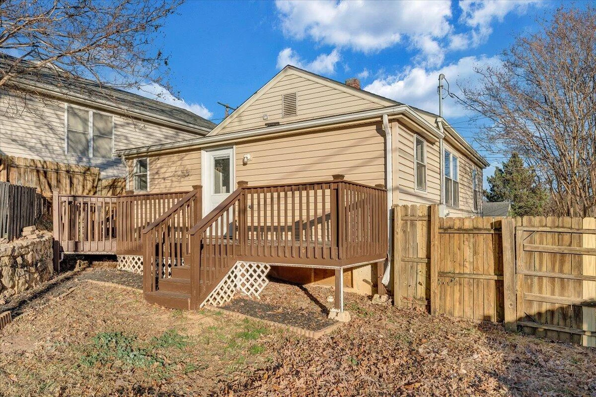 702 Conway ST NE - Photo 25