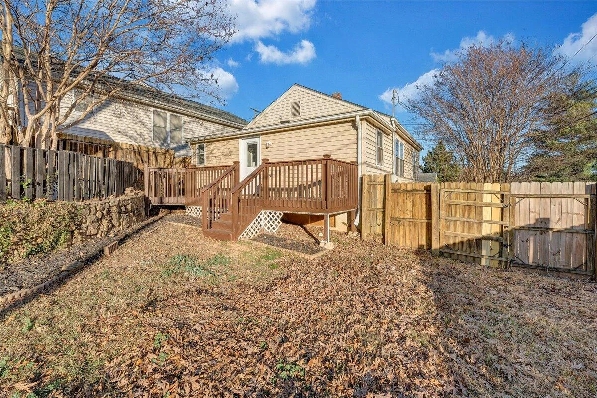 702 Conway ST NE - Photo 26