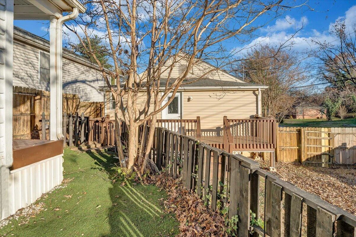 702 Conway ST NE - Photo 28