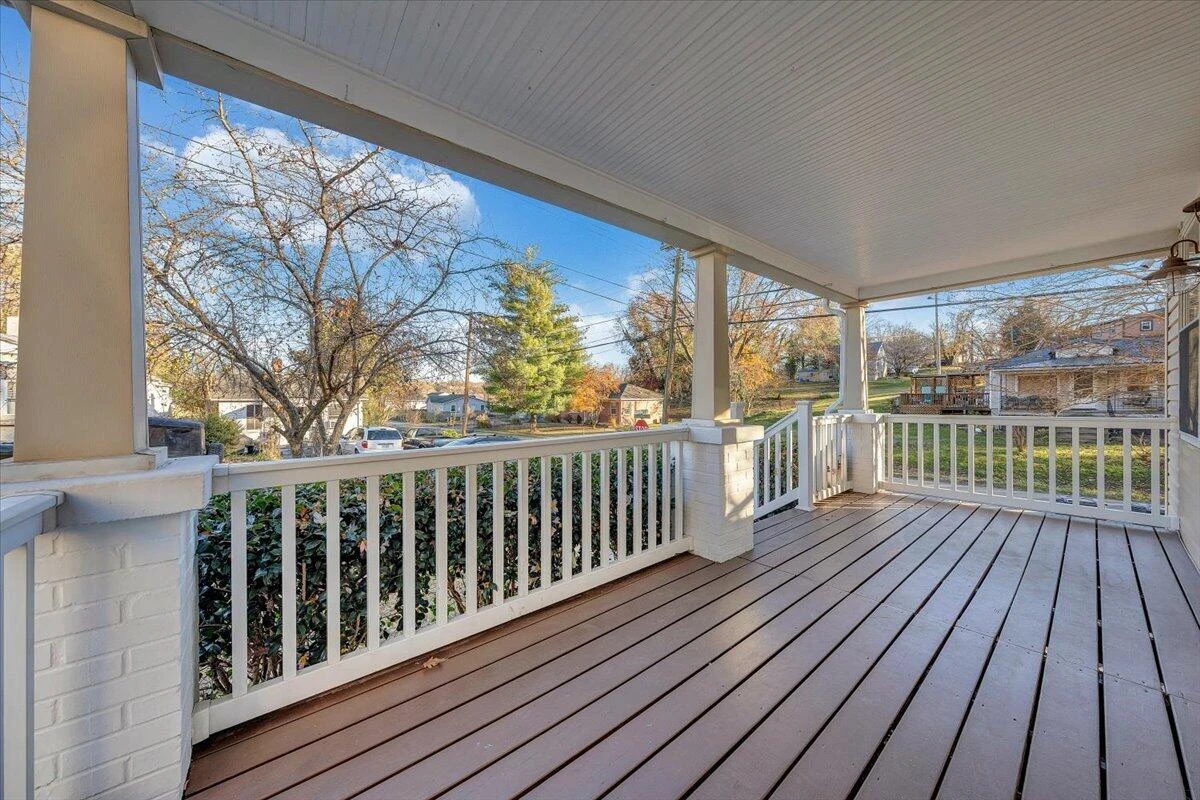 702 Conway ST NE - Photo 3