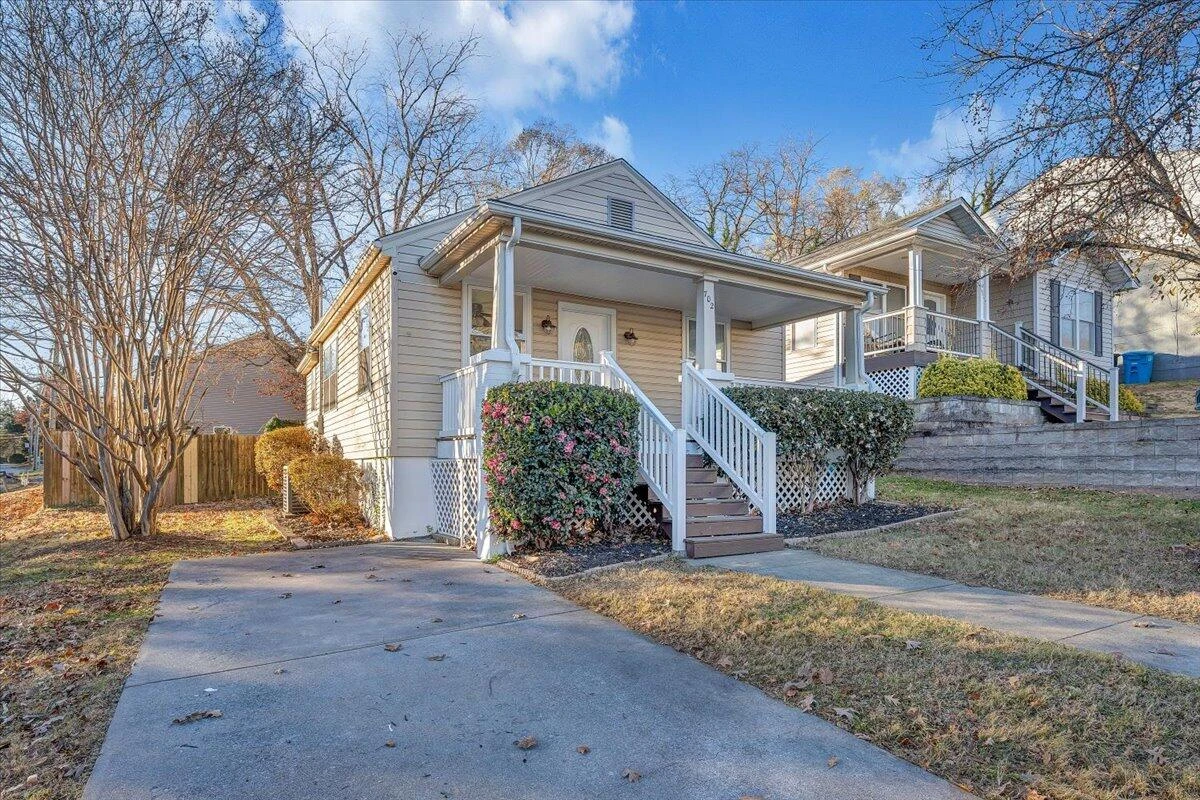 702 Conway ST NE - Photo 32