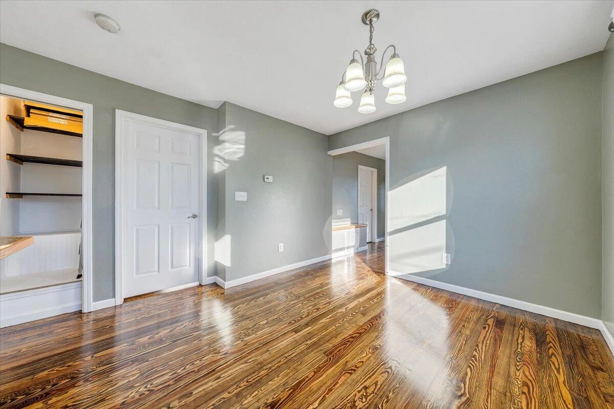 702 Conway ST NE - Photo 8