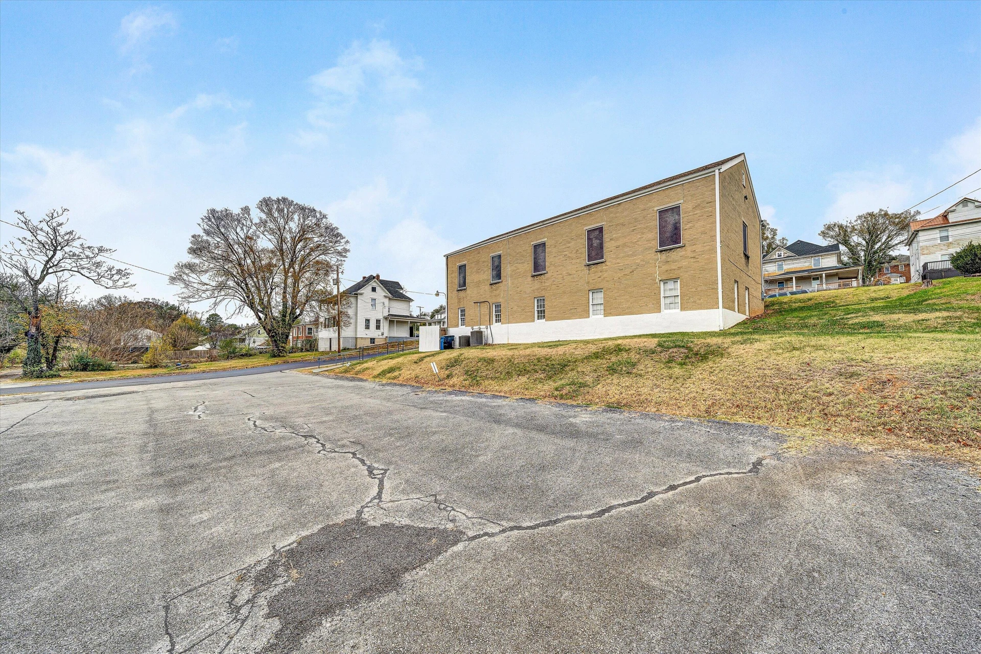 1928 Staunton AVE NW - Photo 32