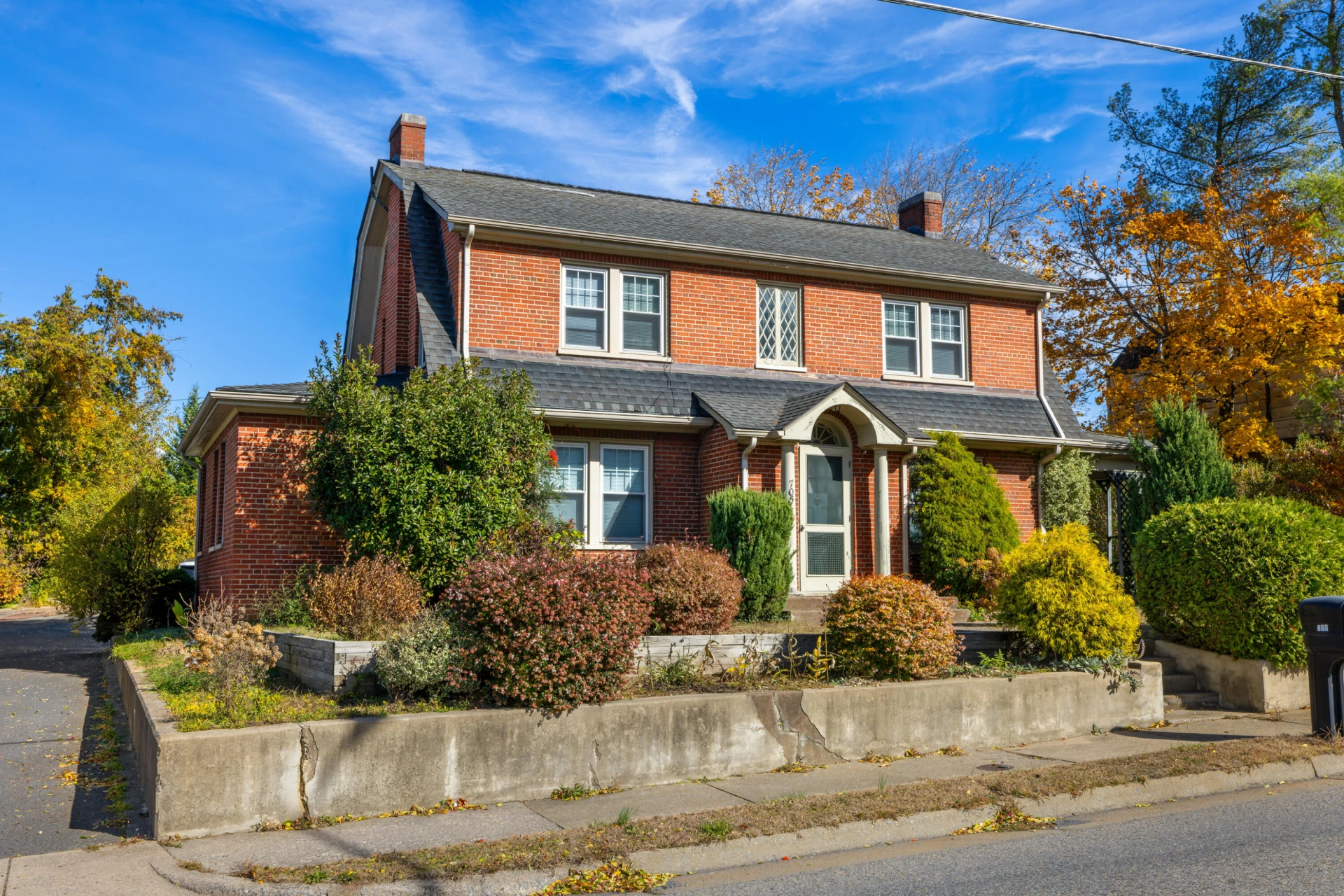 705 Richmond AVE - Photo 6