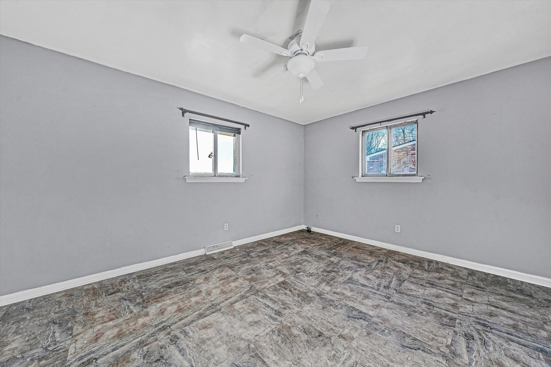 1433 Morehead AVE SE - Photo 15