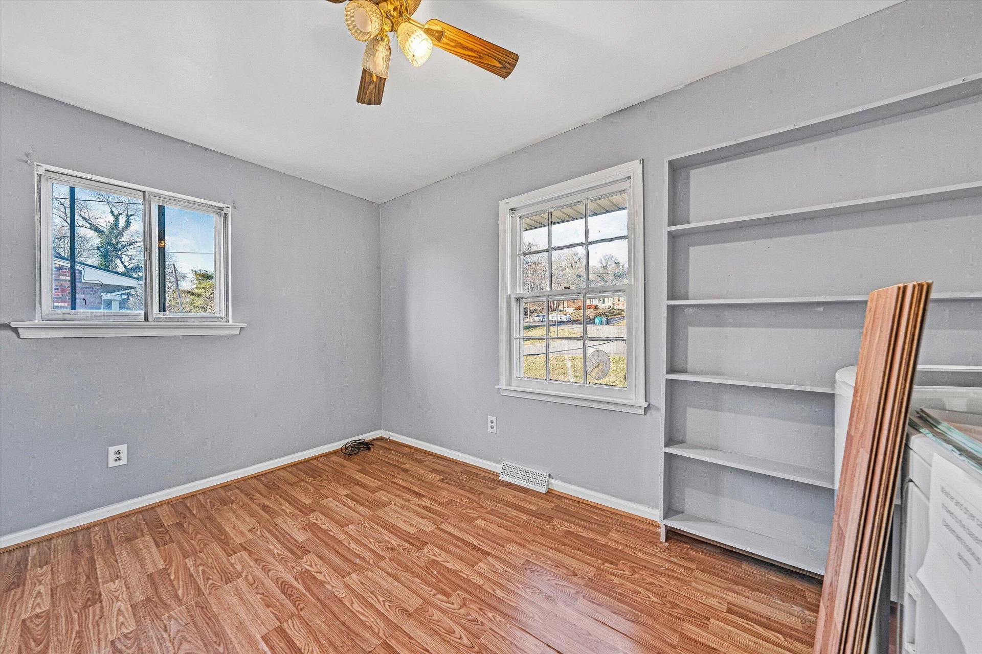 1433 Morehead AVE SE - Photo 16