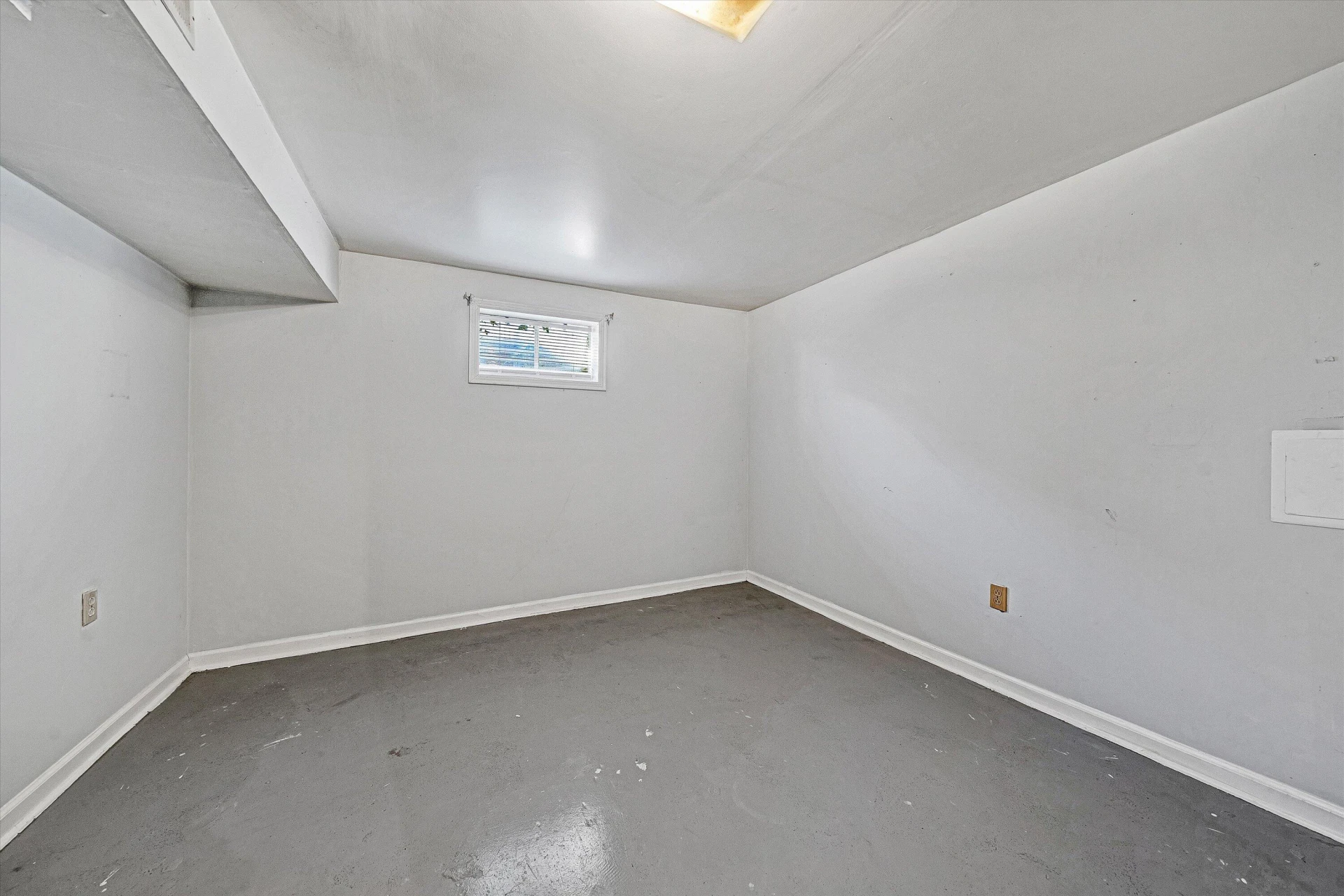 1433 Morehead AVE SE - Photo 18