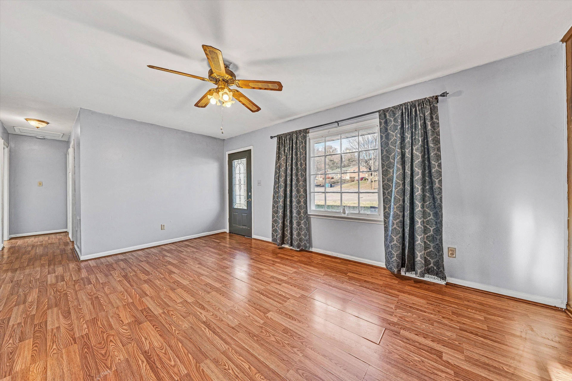 1433 Morehead AVE SE - Photo 7