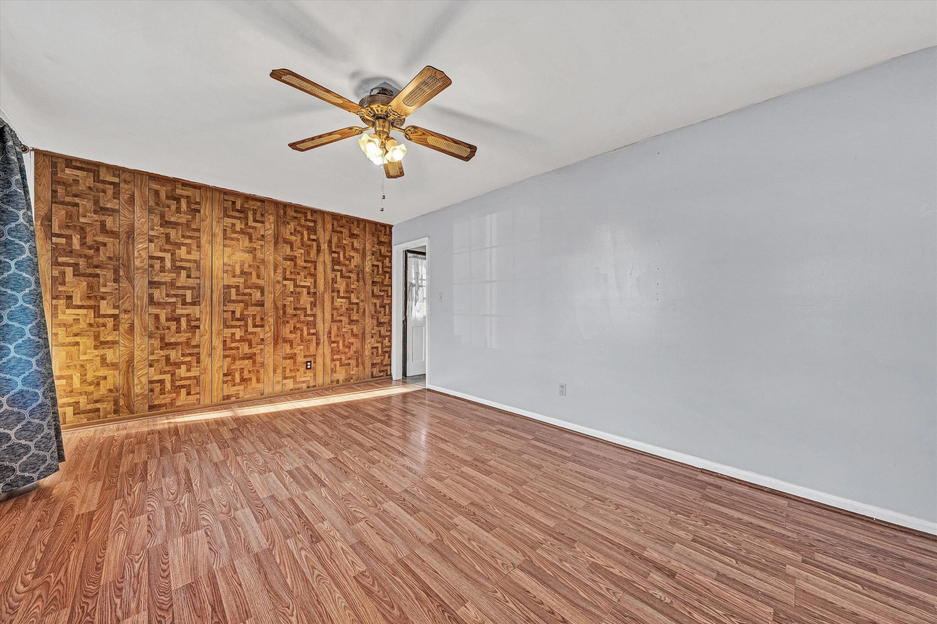 1433 Morehead AVE SE - Photo 8
