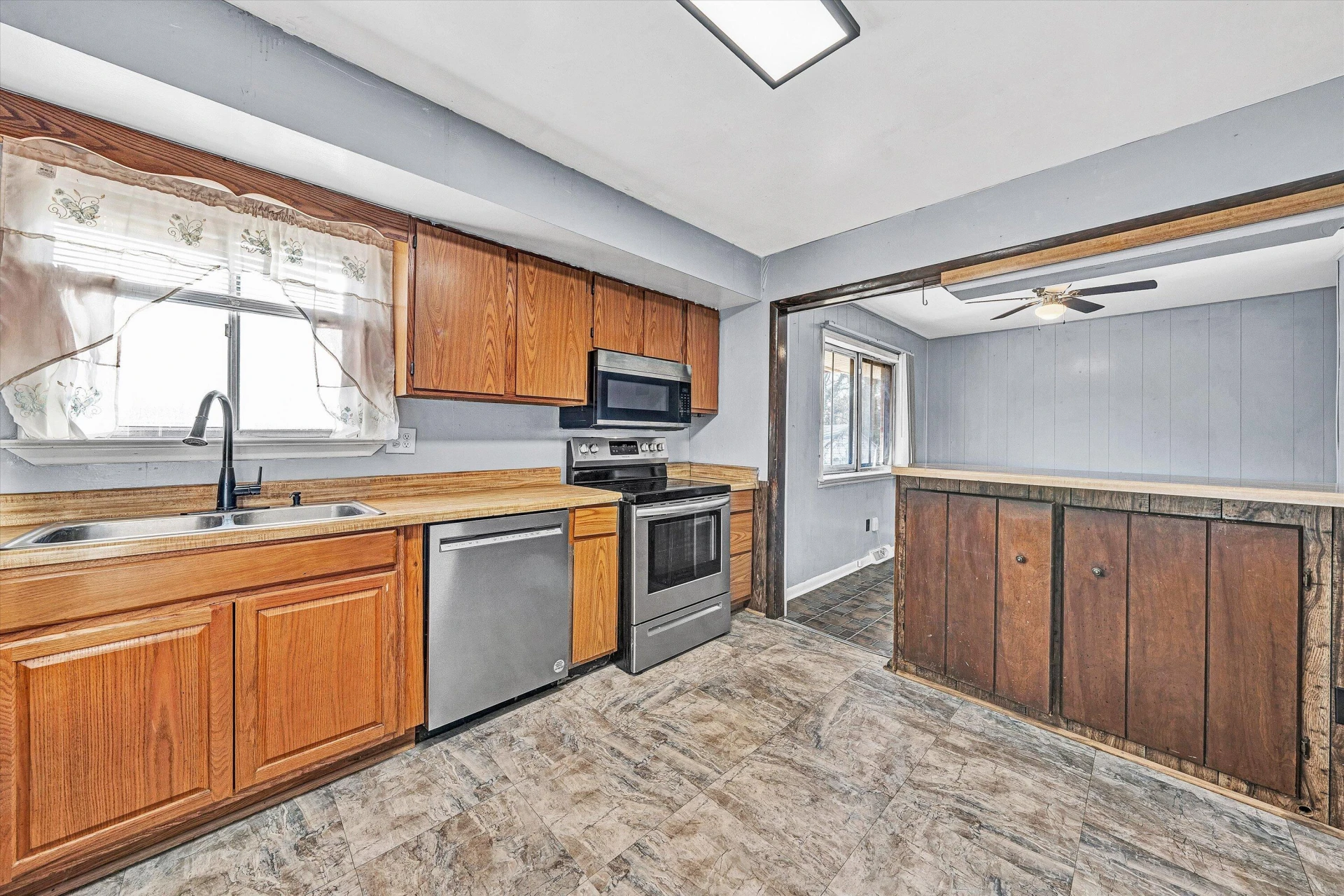1433 Morehead AVE SE - Photo 10