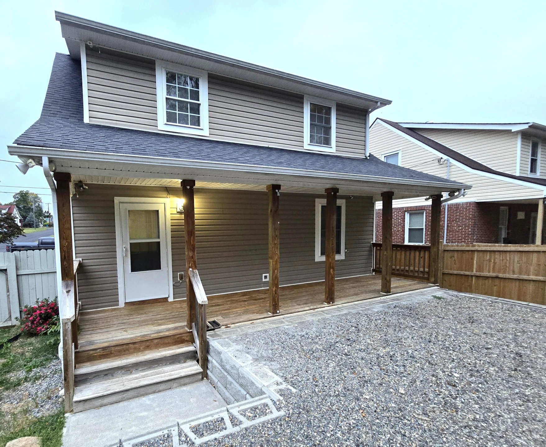 1632 Carroll AVE NW - Photo 2