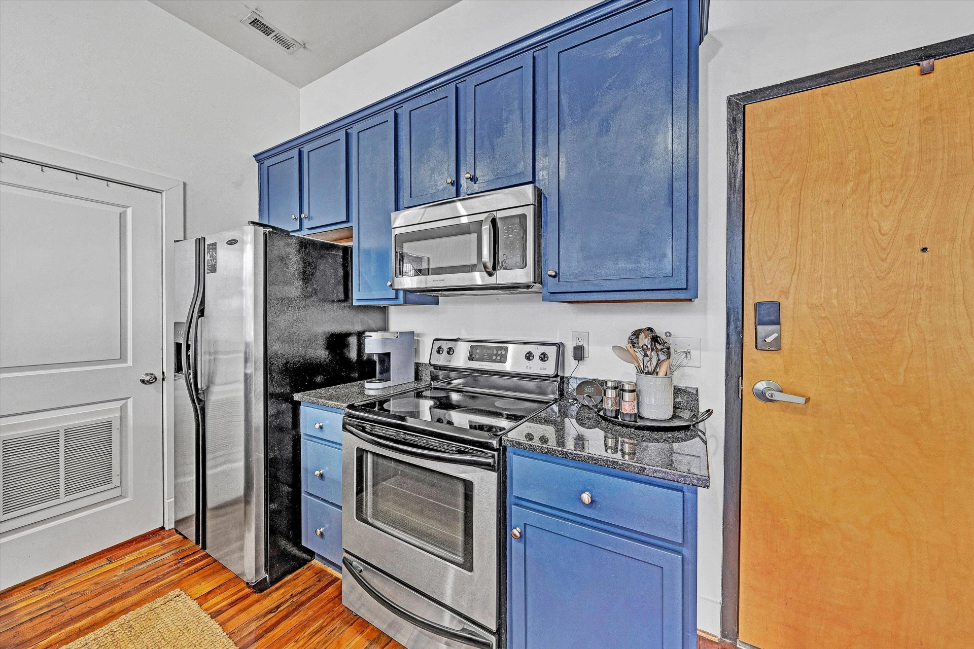 319 Campbell AVE SW #206 - Photo 7