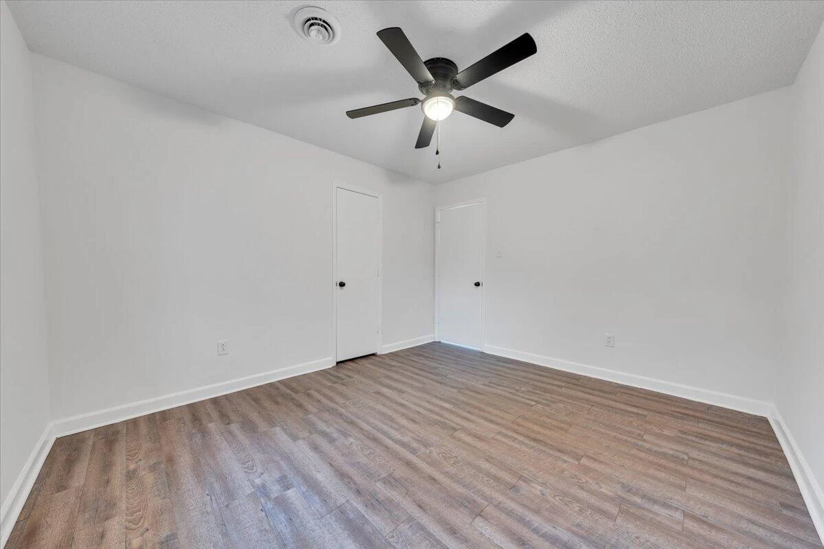 254 Pinewood LN - Photo 18