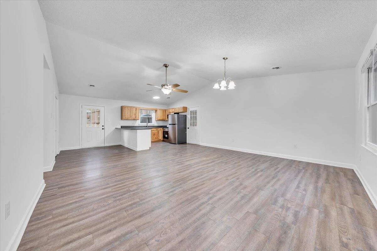 254 Pinewood LN - Photo 2