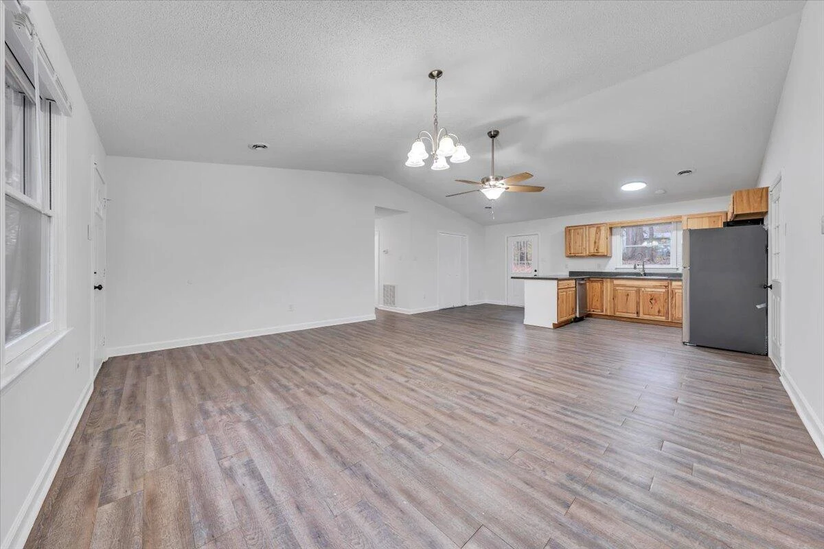 254 Pinewood LN - Photo 4