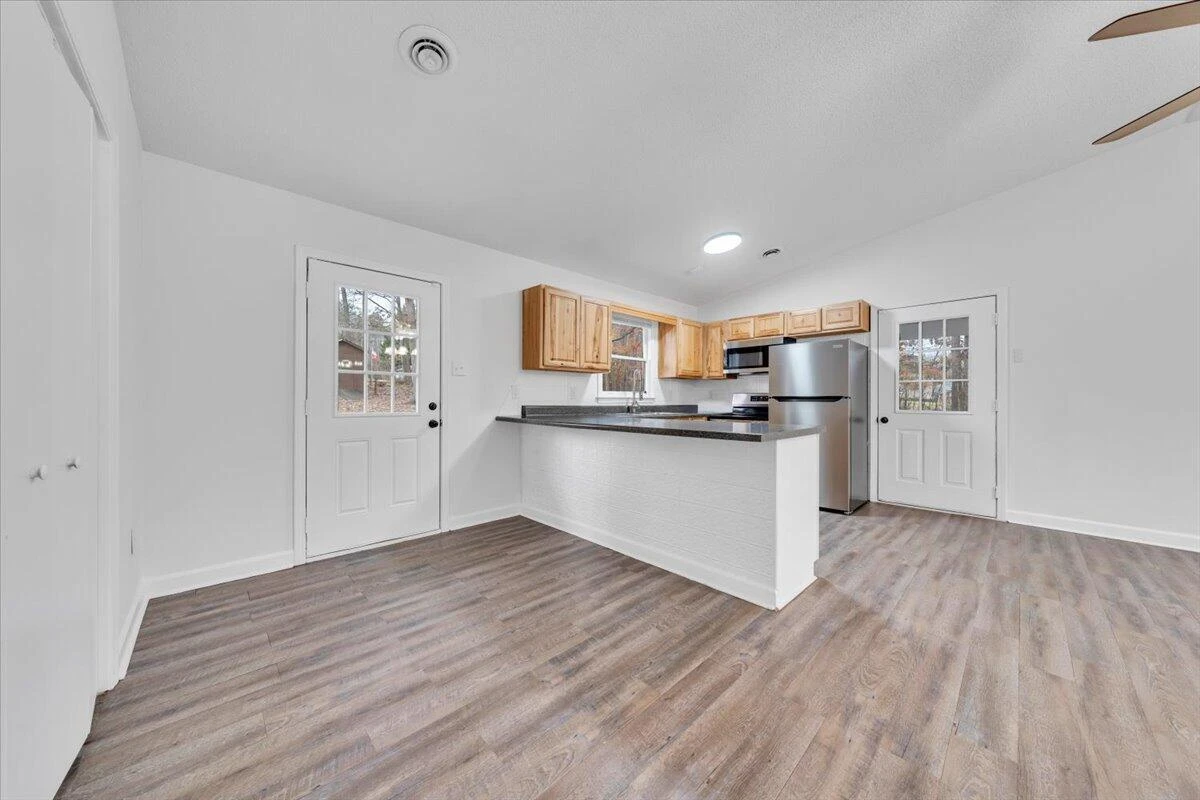 254 Pinewood LN - Photo 6