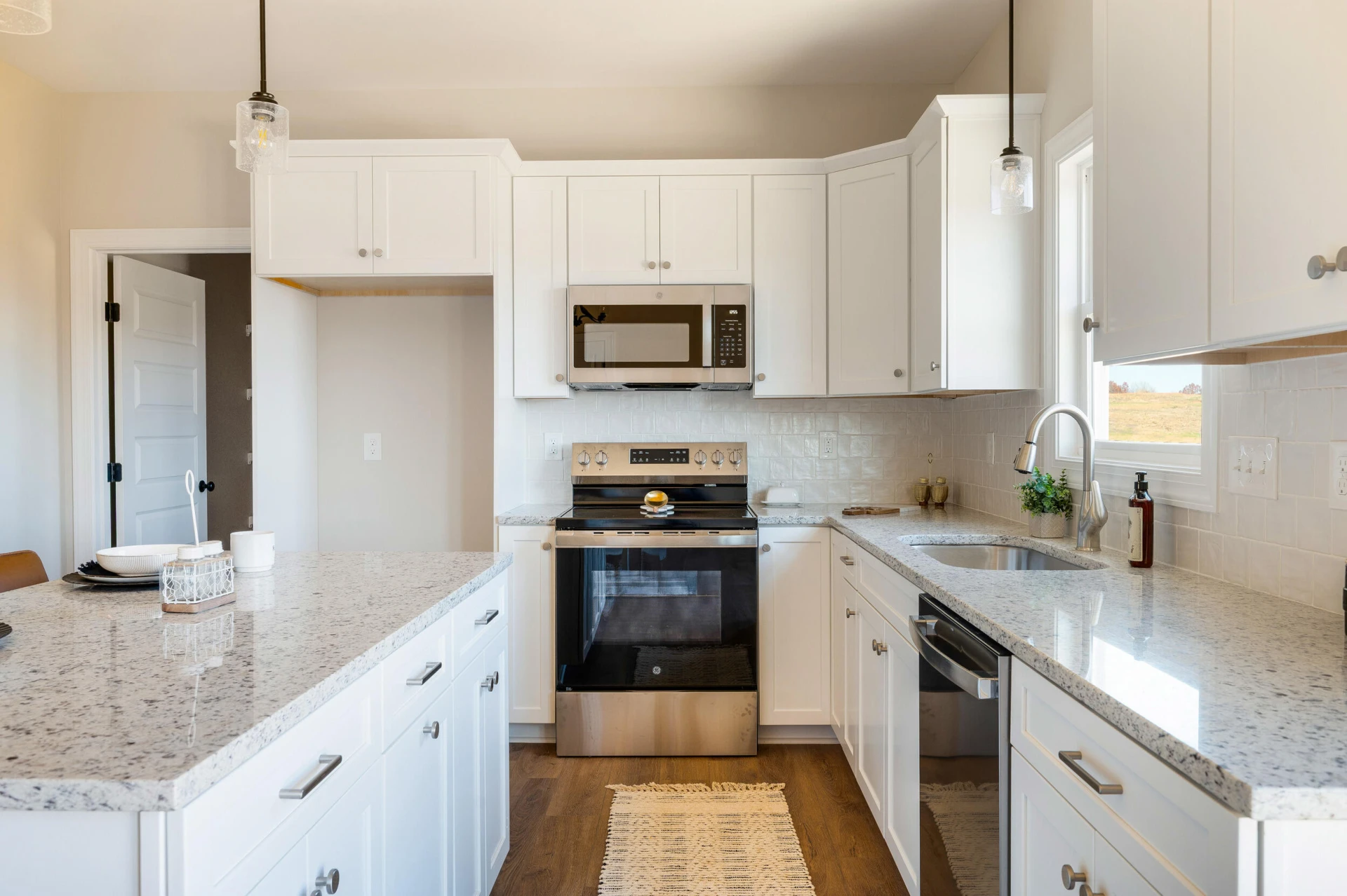 10528 Leesville RD - Photo 10