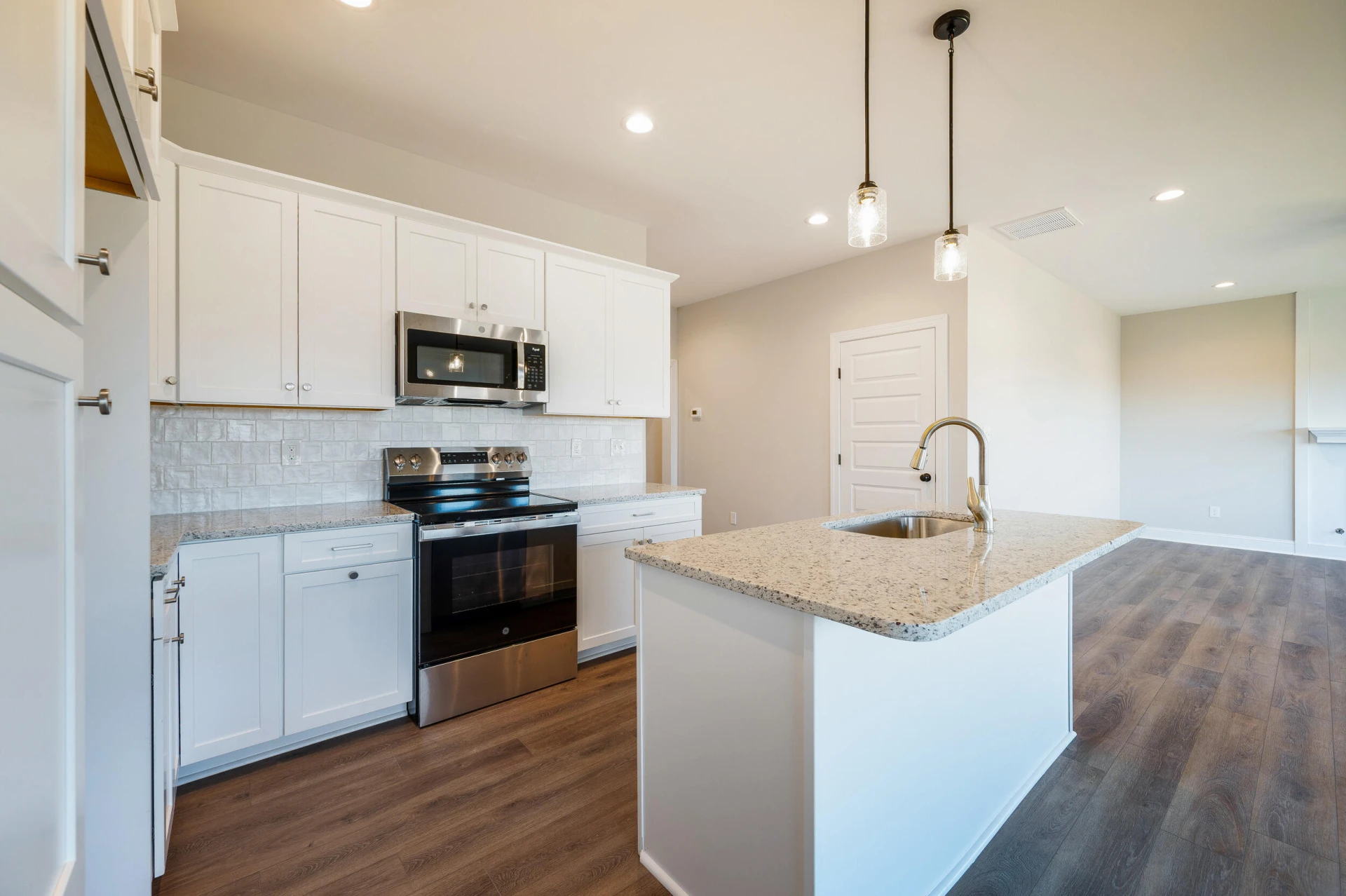 10556 Leesville RD - Photo 19