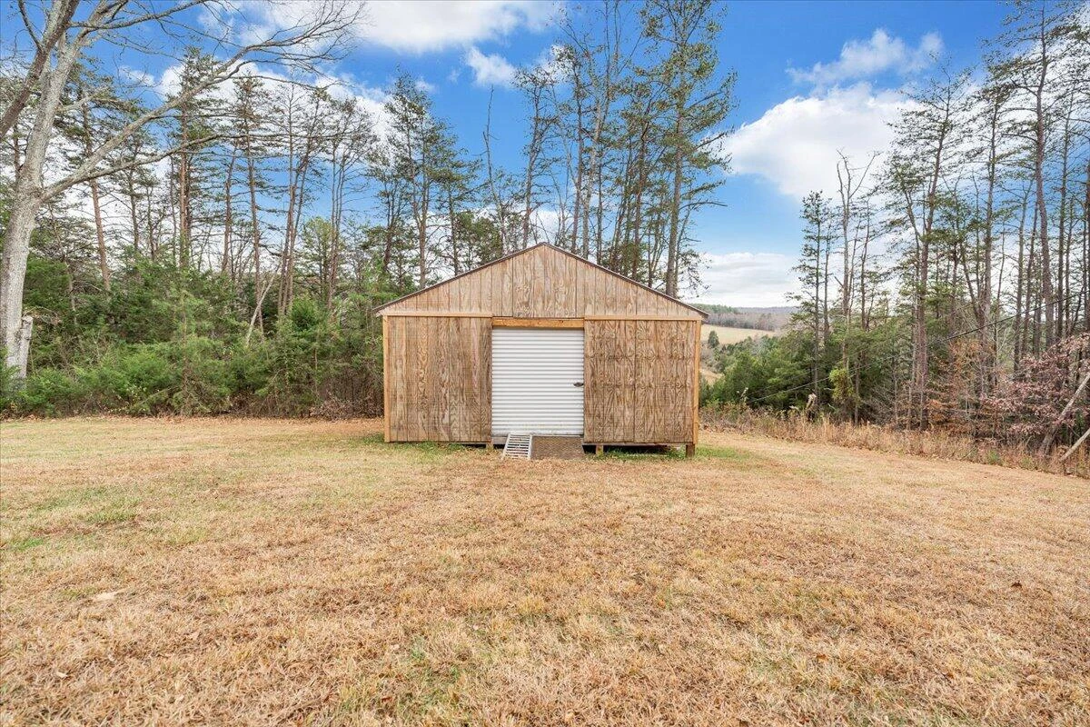 8013 Springwood RD - Photo 43