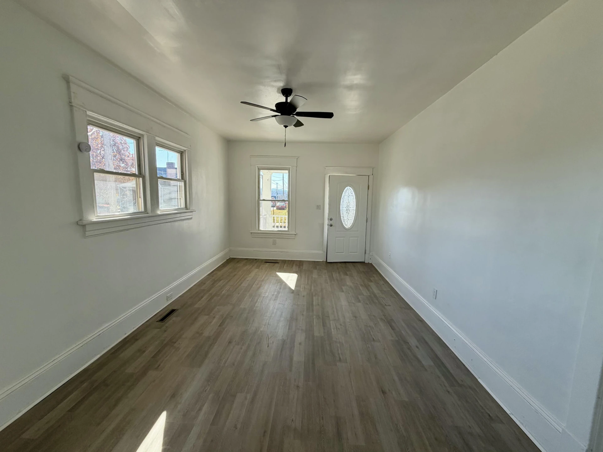 1248 PECHIN AVE SE - Photo 3