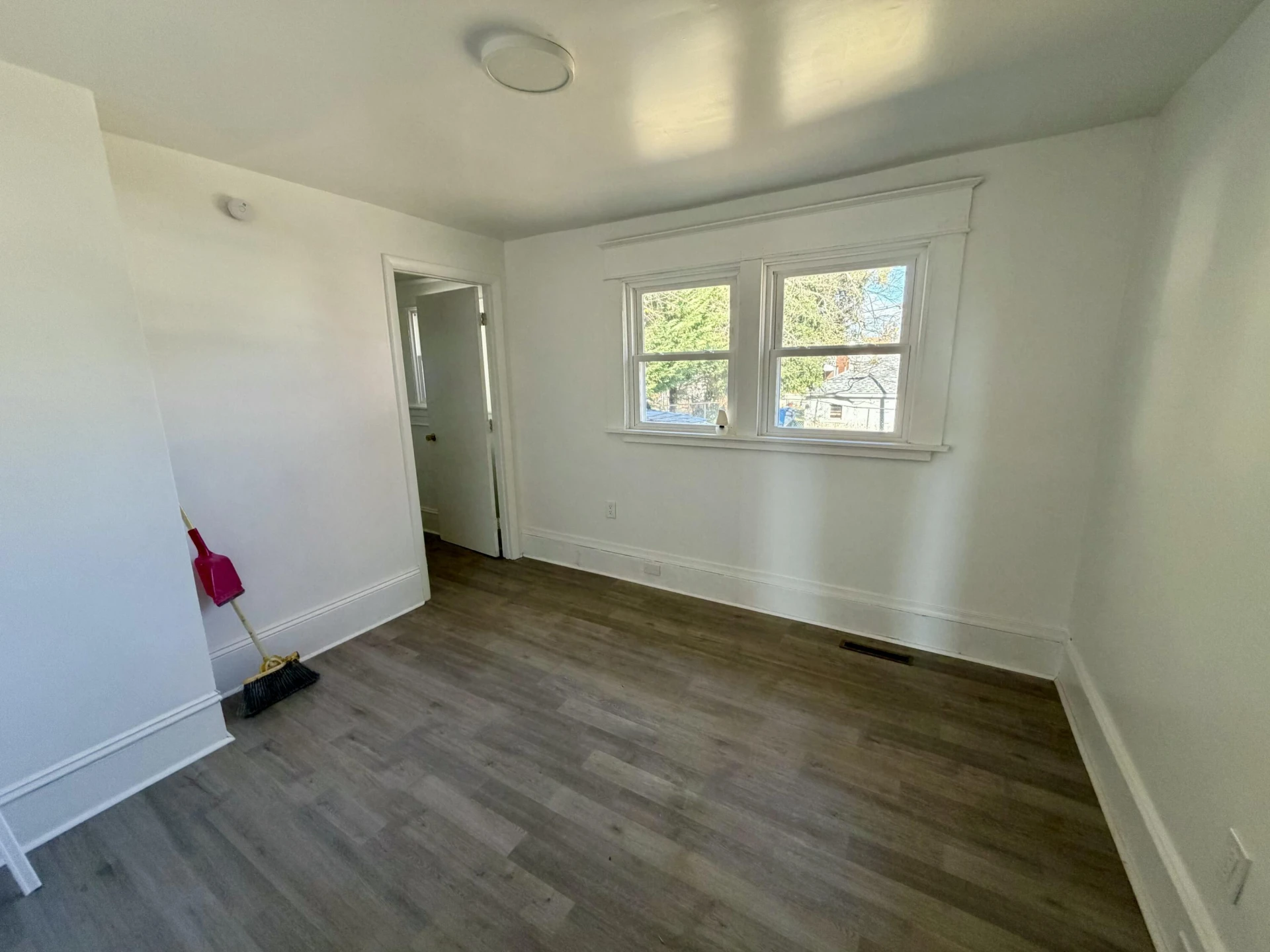 1248 PECHIN AVE SE - Photo 7