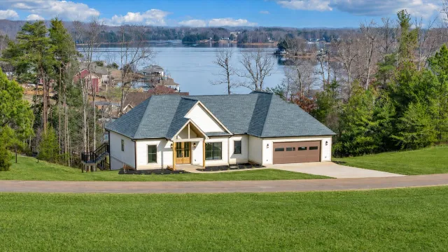 639 Compass Cove CIR