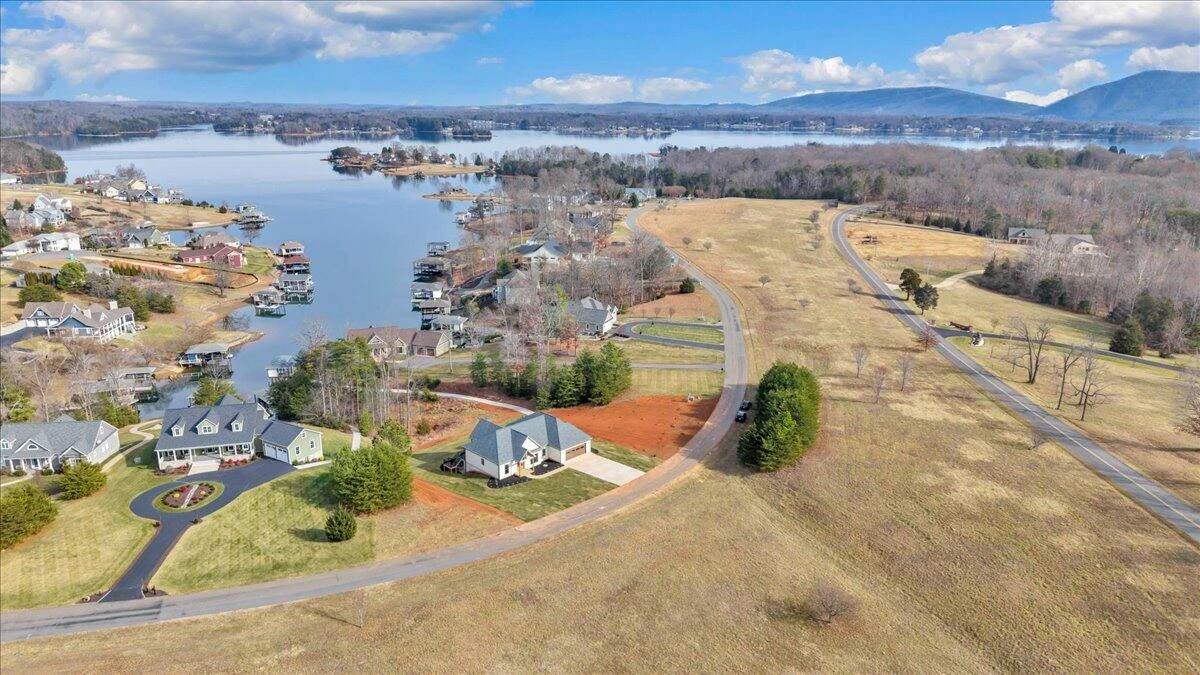 639 Compass Cove CIR - Photo 98