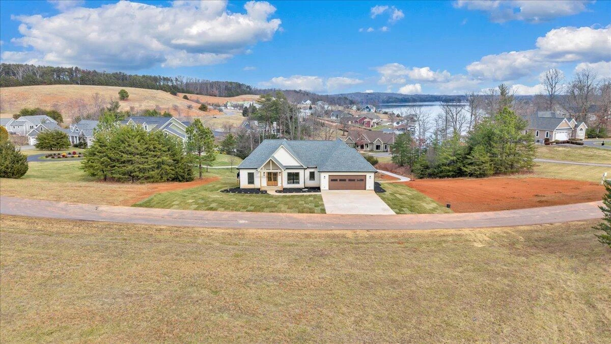 639 Compass Cove CIR - Photo 103