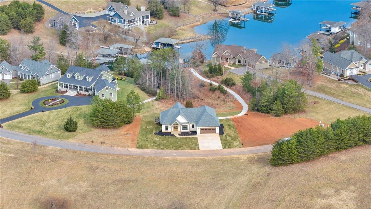 639 Compass Cove CIR - Photo 104