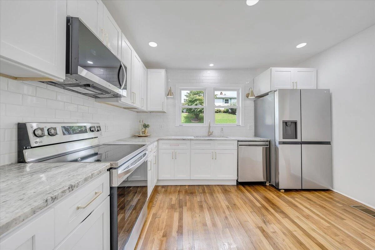 501 5th ST - Photo 8
