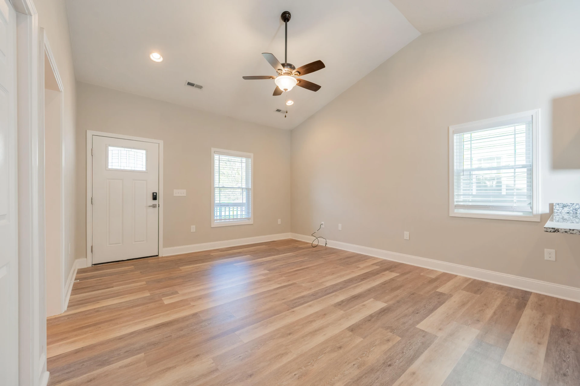 1443 Varnell AVE NE - Photo 10