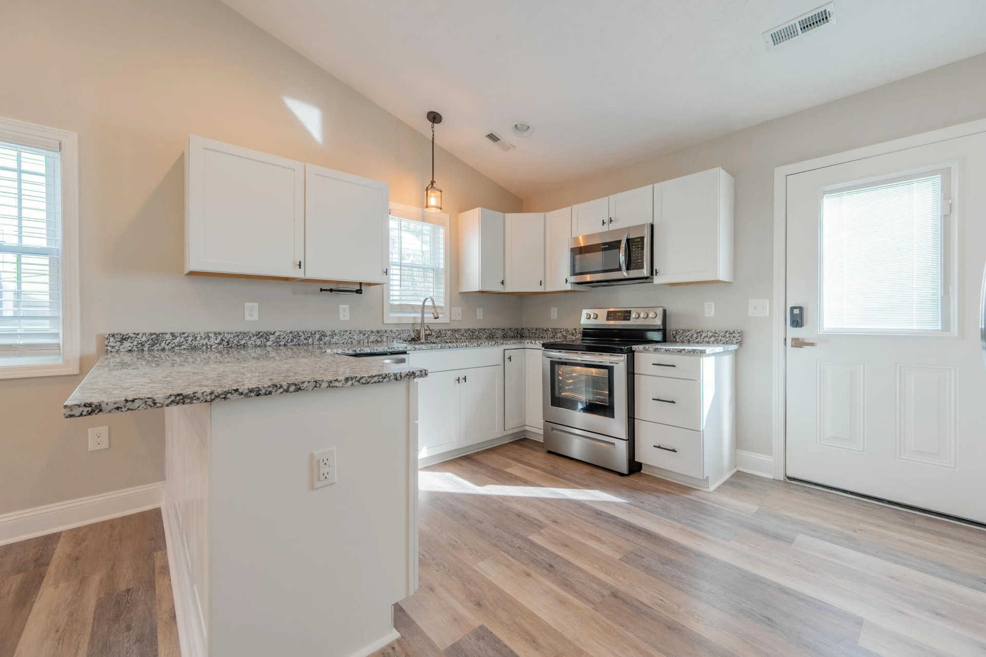 1443 Varnell AVE NE - Photo 14
