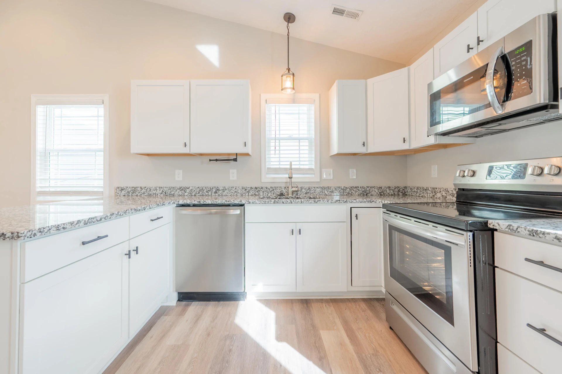 1443 Varnell AVE NE - Photo 15