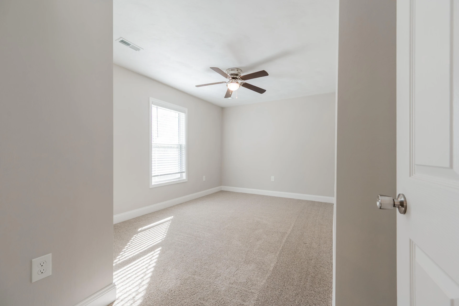 1443 Varnell AVE NE - Photo 19