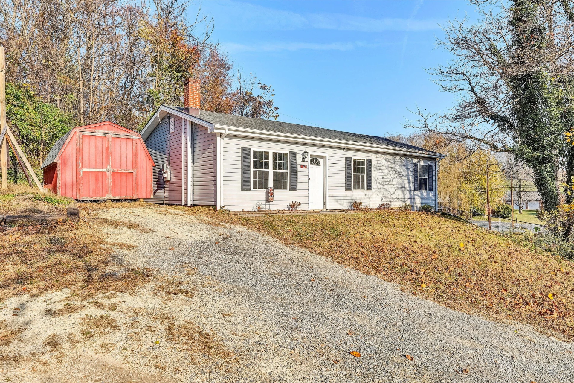 39 Maple AVE - Photo 3