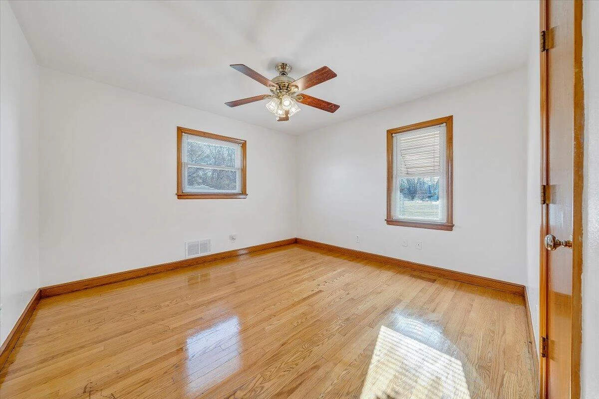 5001 Hazelridge RD NW - Photo 18