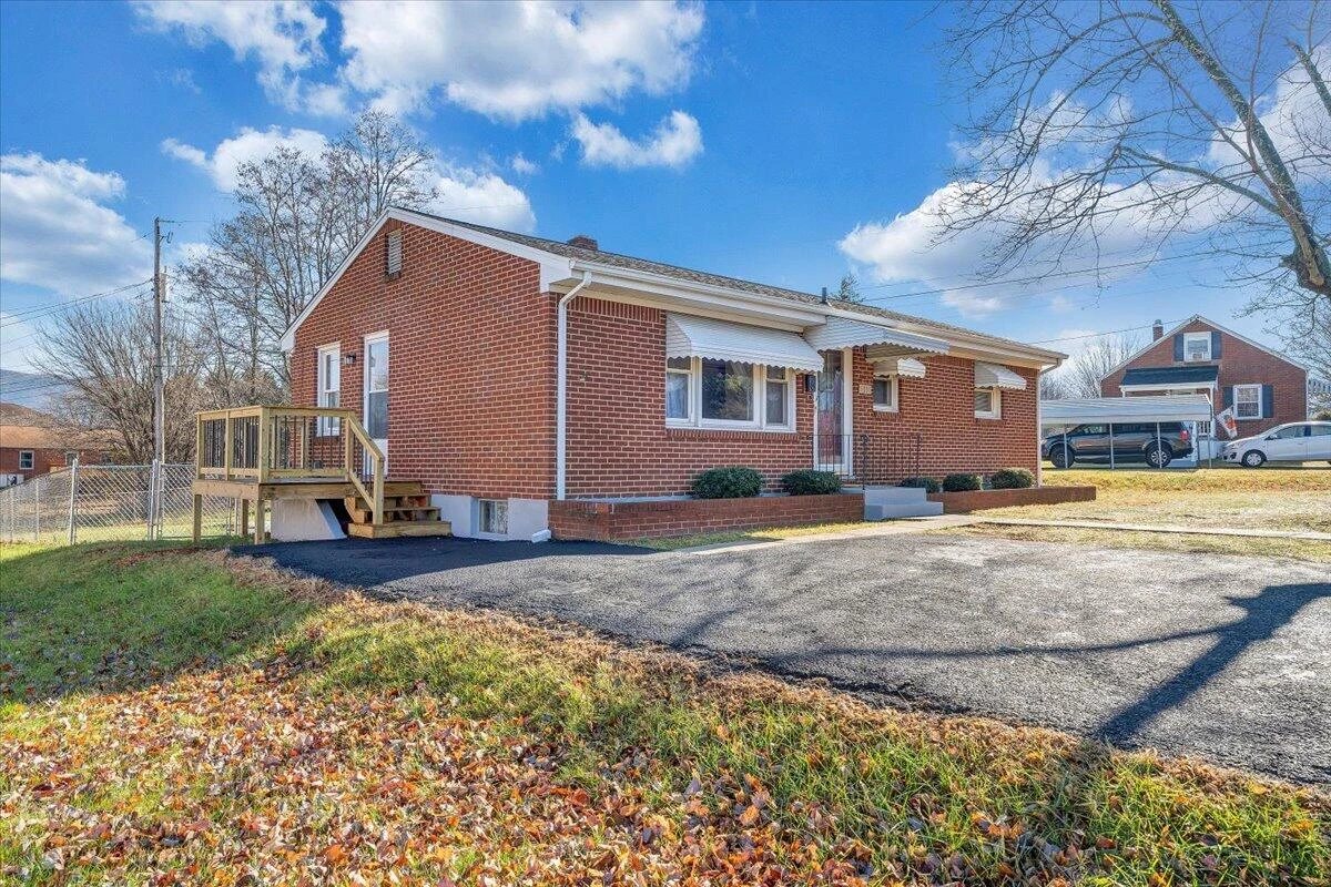 5001 Hazelridge RD NW - Photo 2