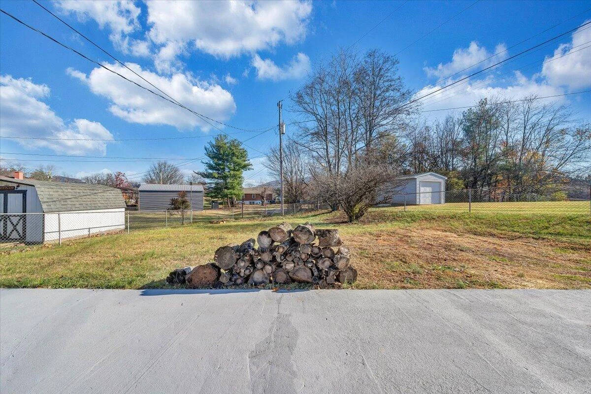 5001 Hazelridge RD NW - Photo 26