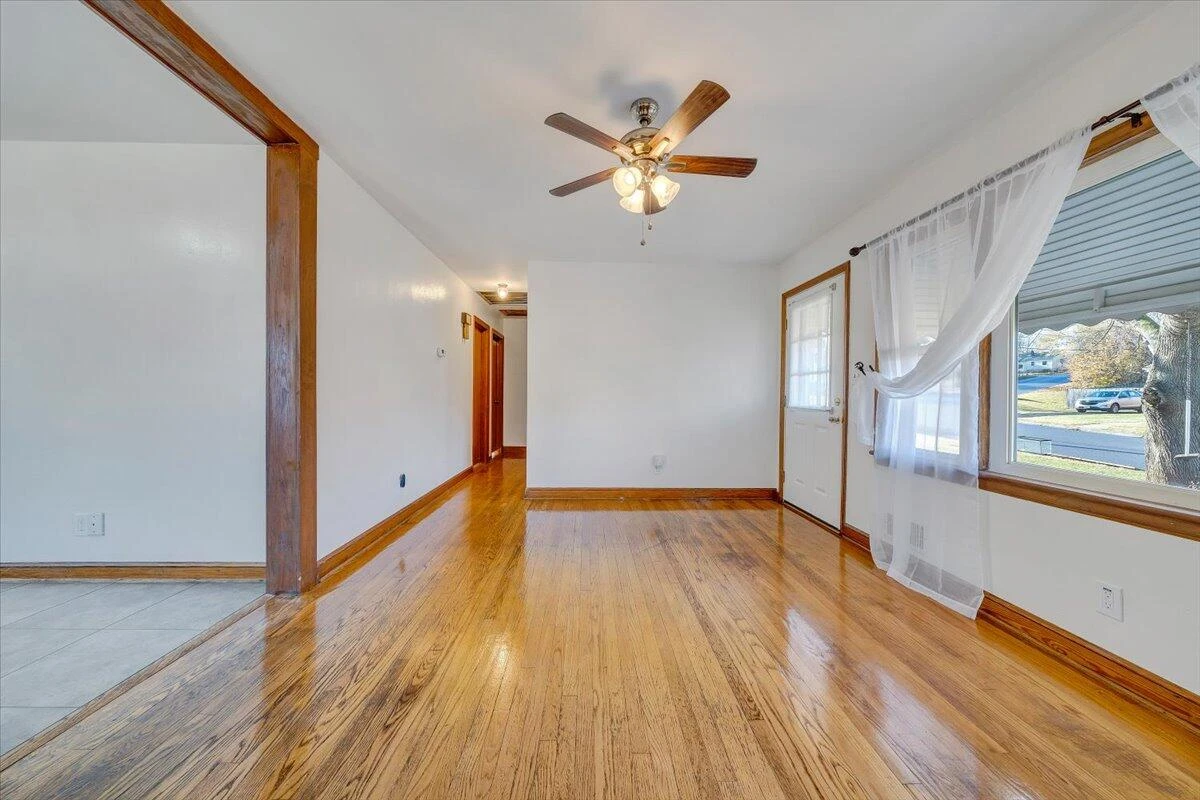 5001 Hazelridge RD NW - Photo 6