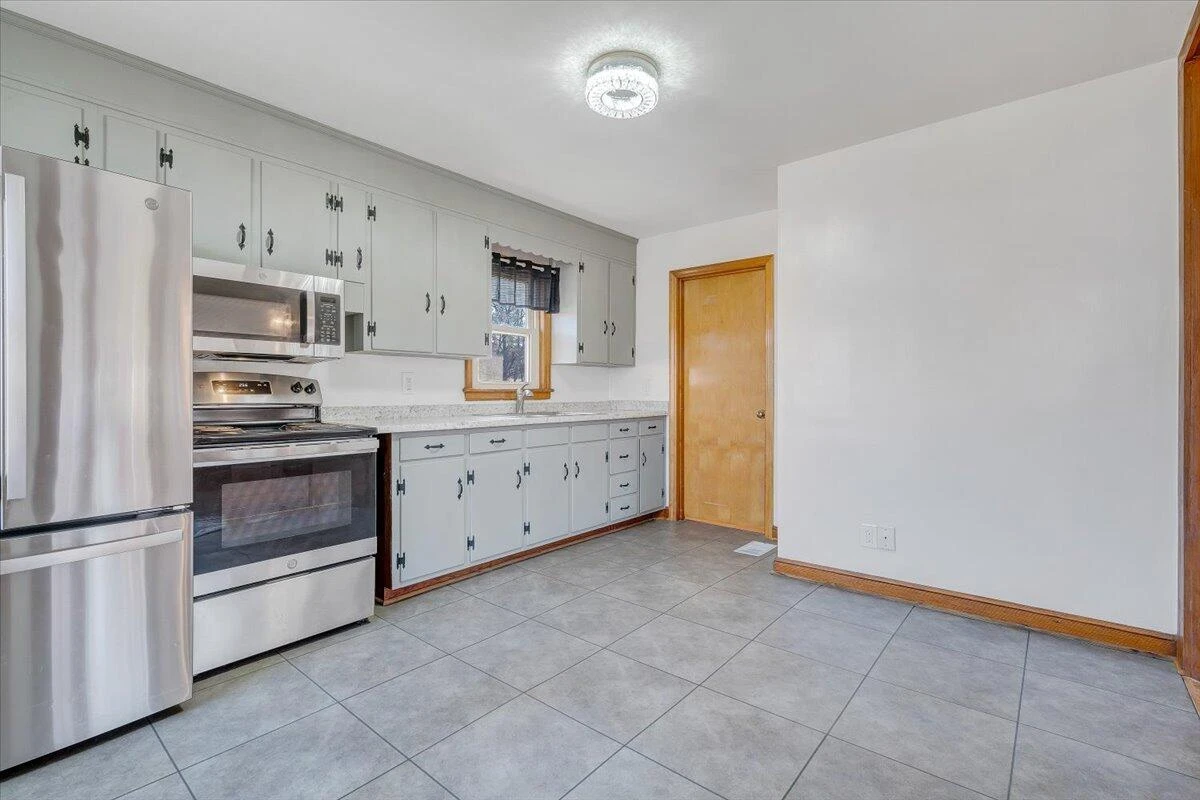 5001 Hazelridge RD NW - Photo 8