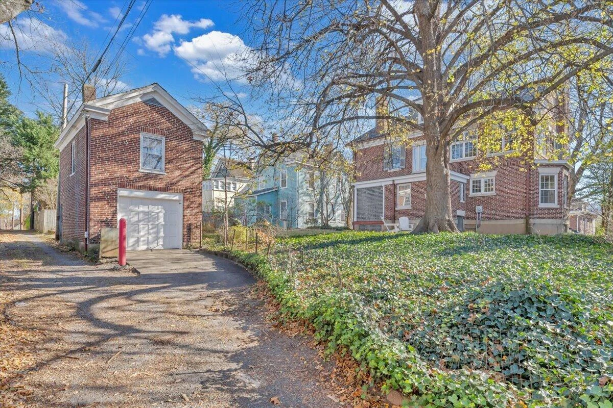 415 Allison AVE SW - Photo 84
