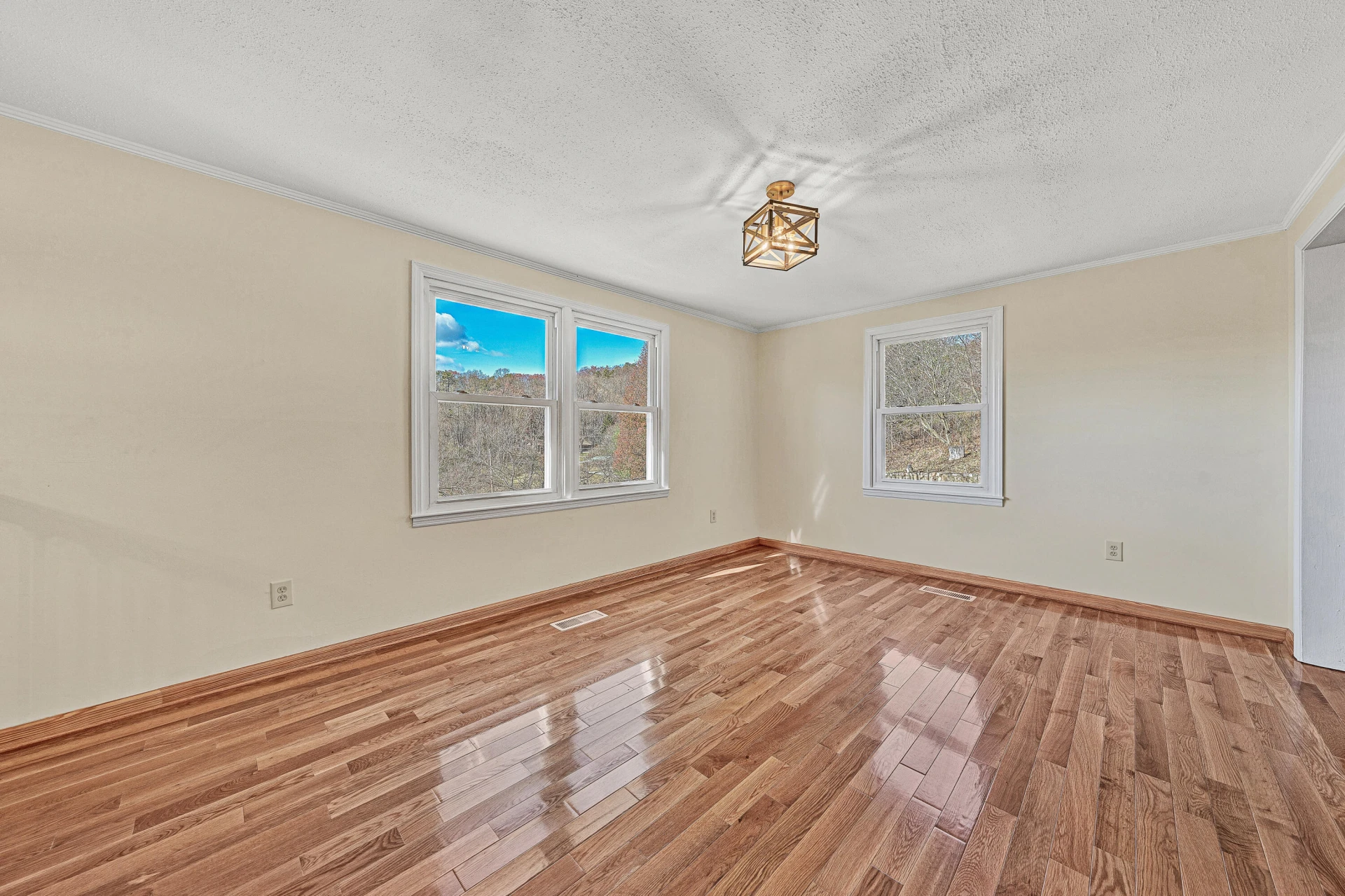 4437 Daugherty RD - Photo 4