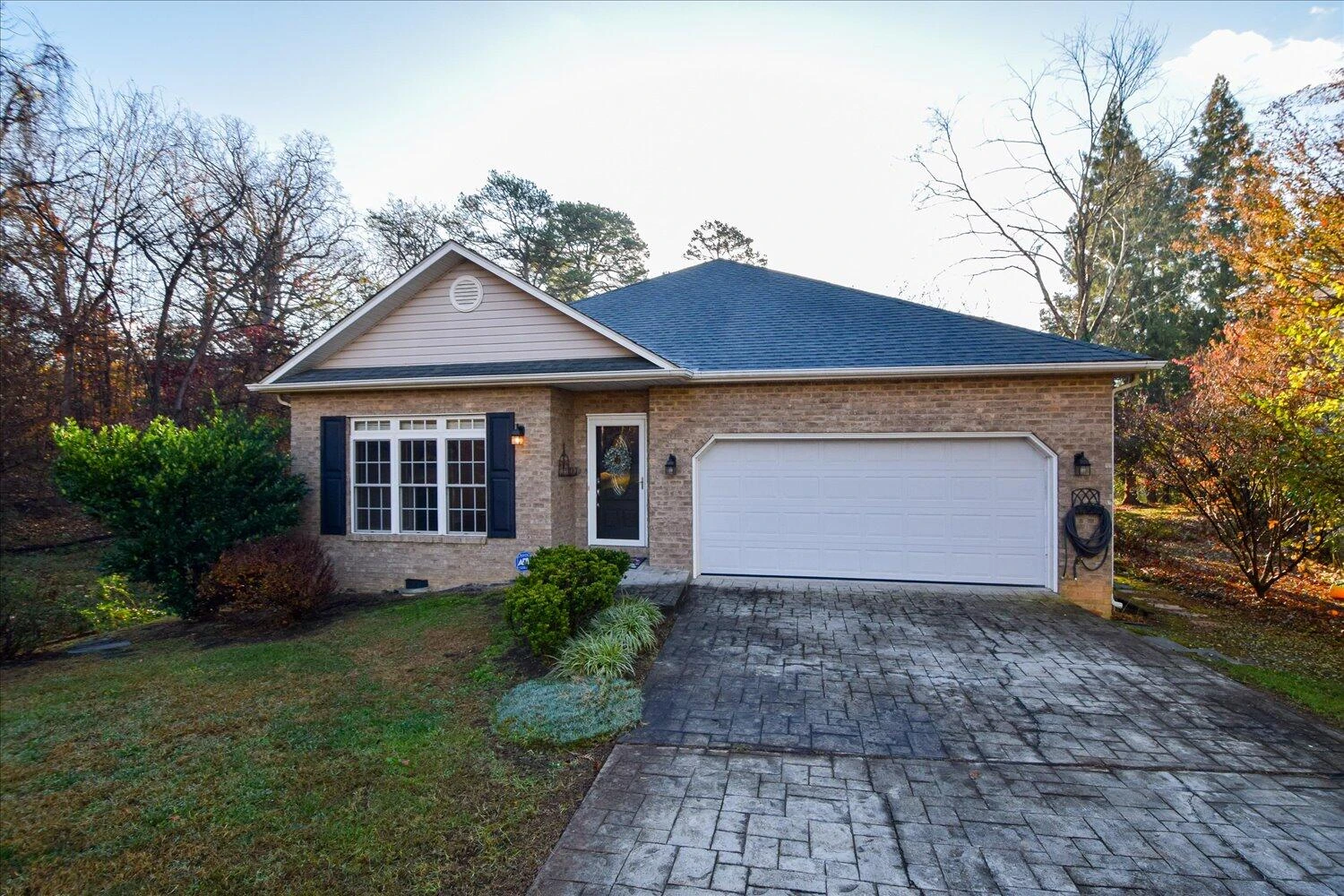 2271 Countryside RD NW