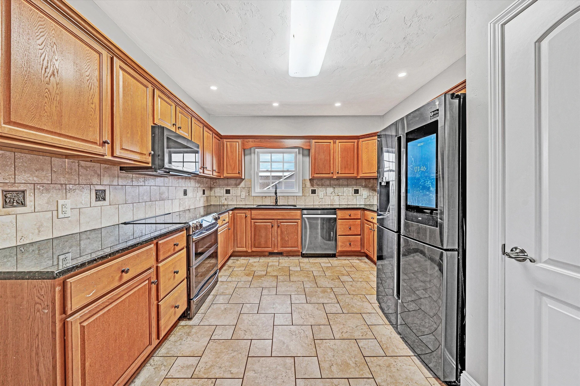 8540 Goodview RD - Photo 13