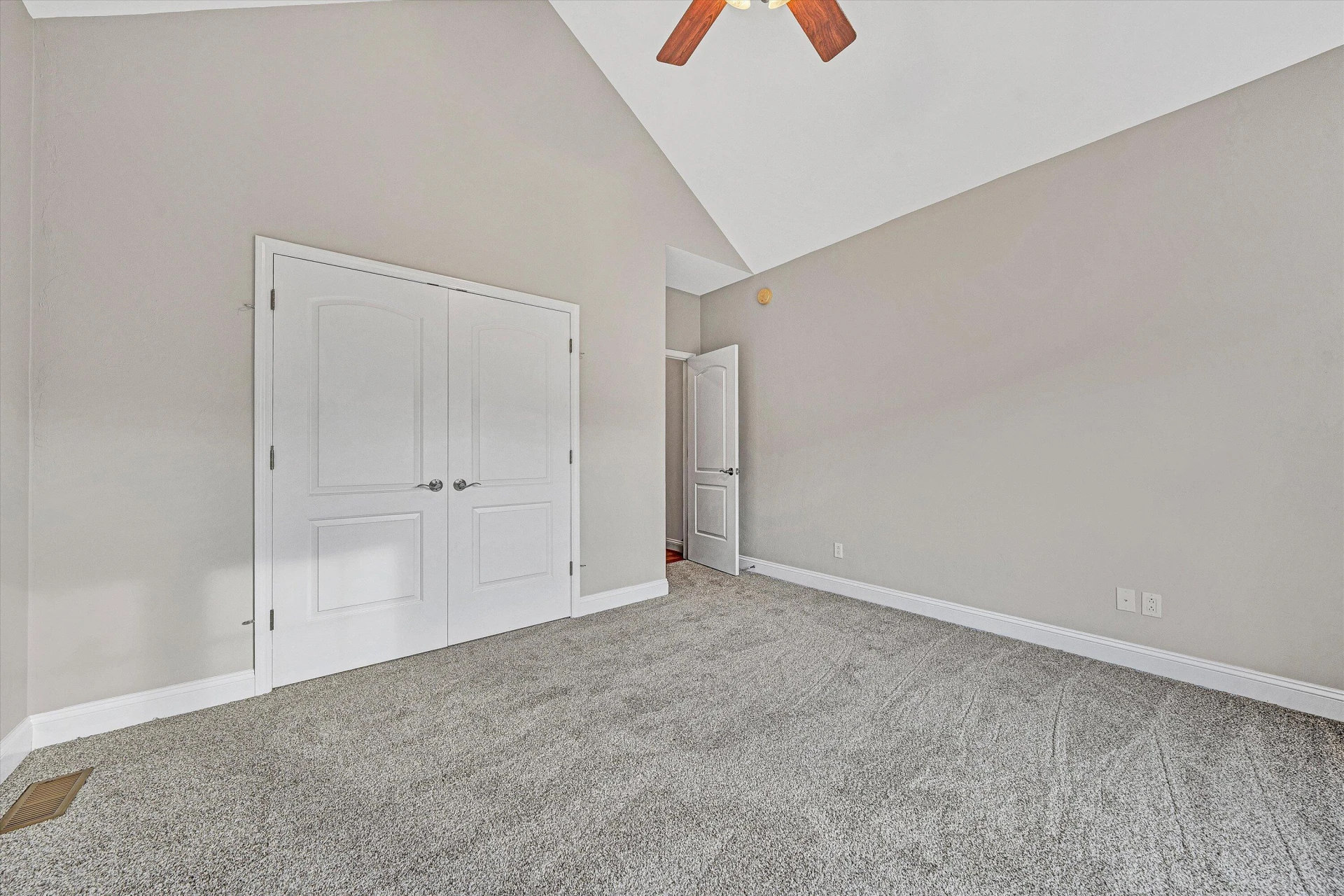 8540 Goodview RD - Photo 20