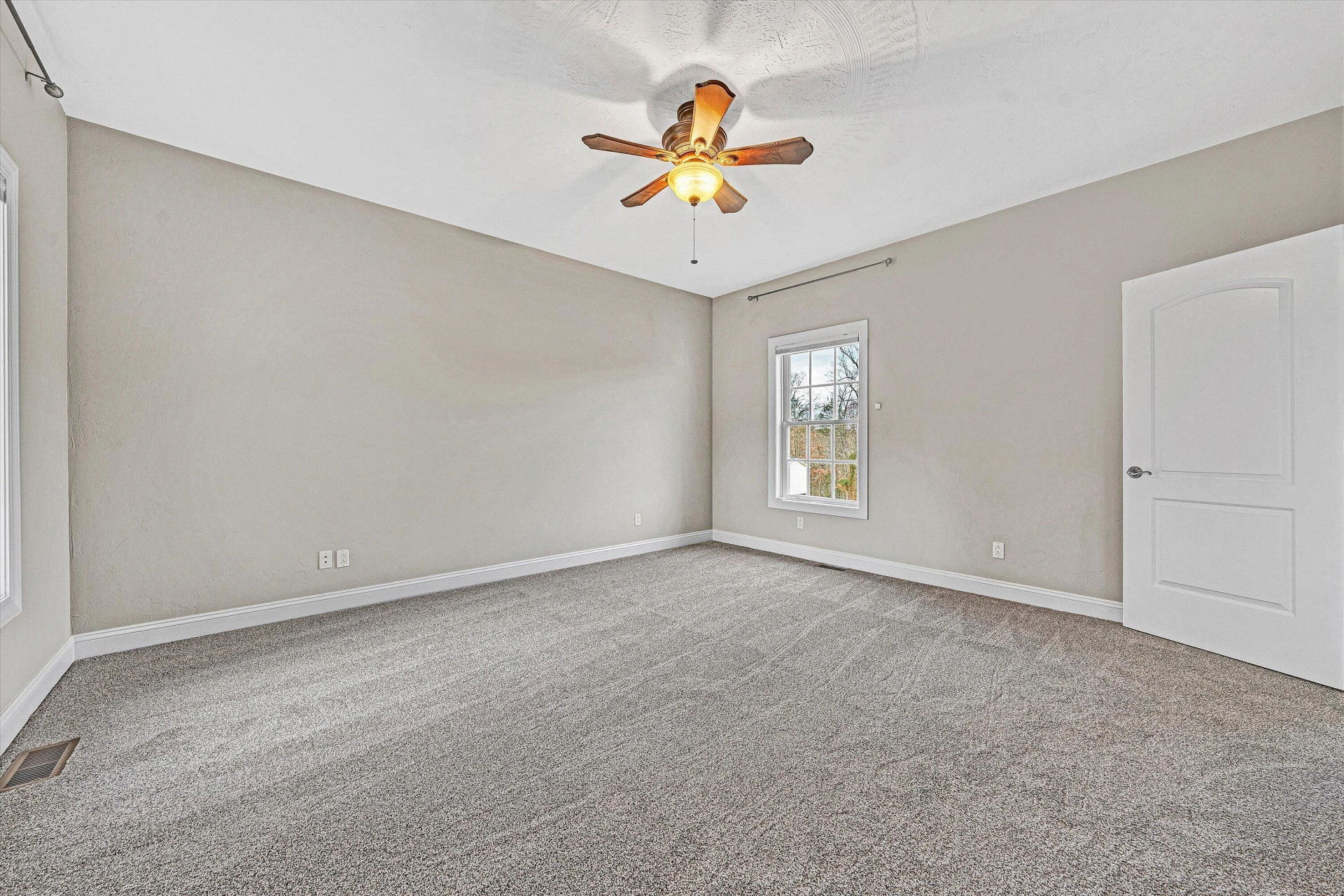 8540 Goodview RD - Photo 21