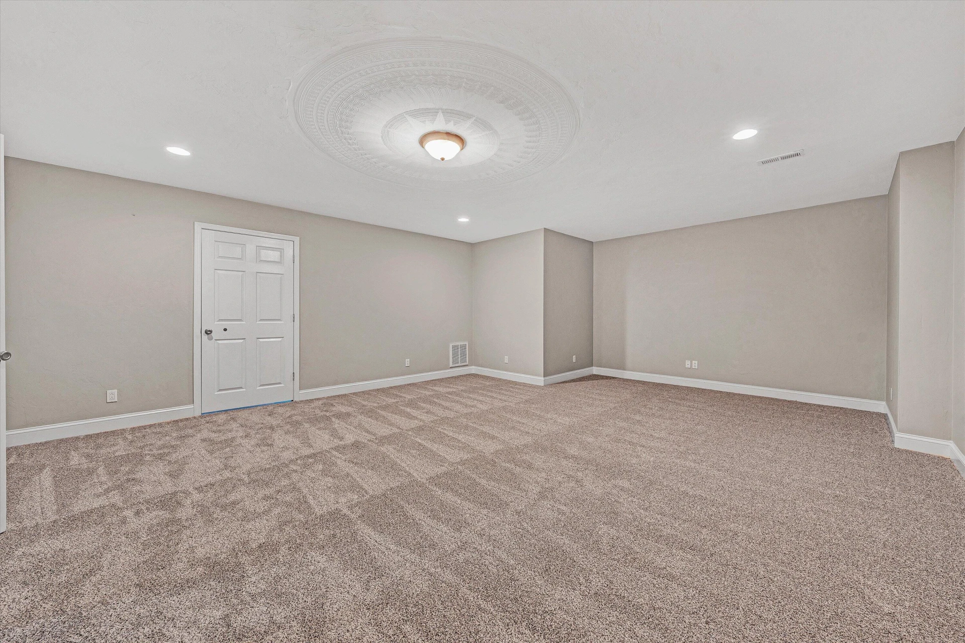 8540 Goodview RD - Photo 29