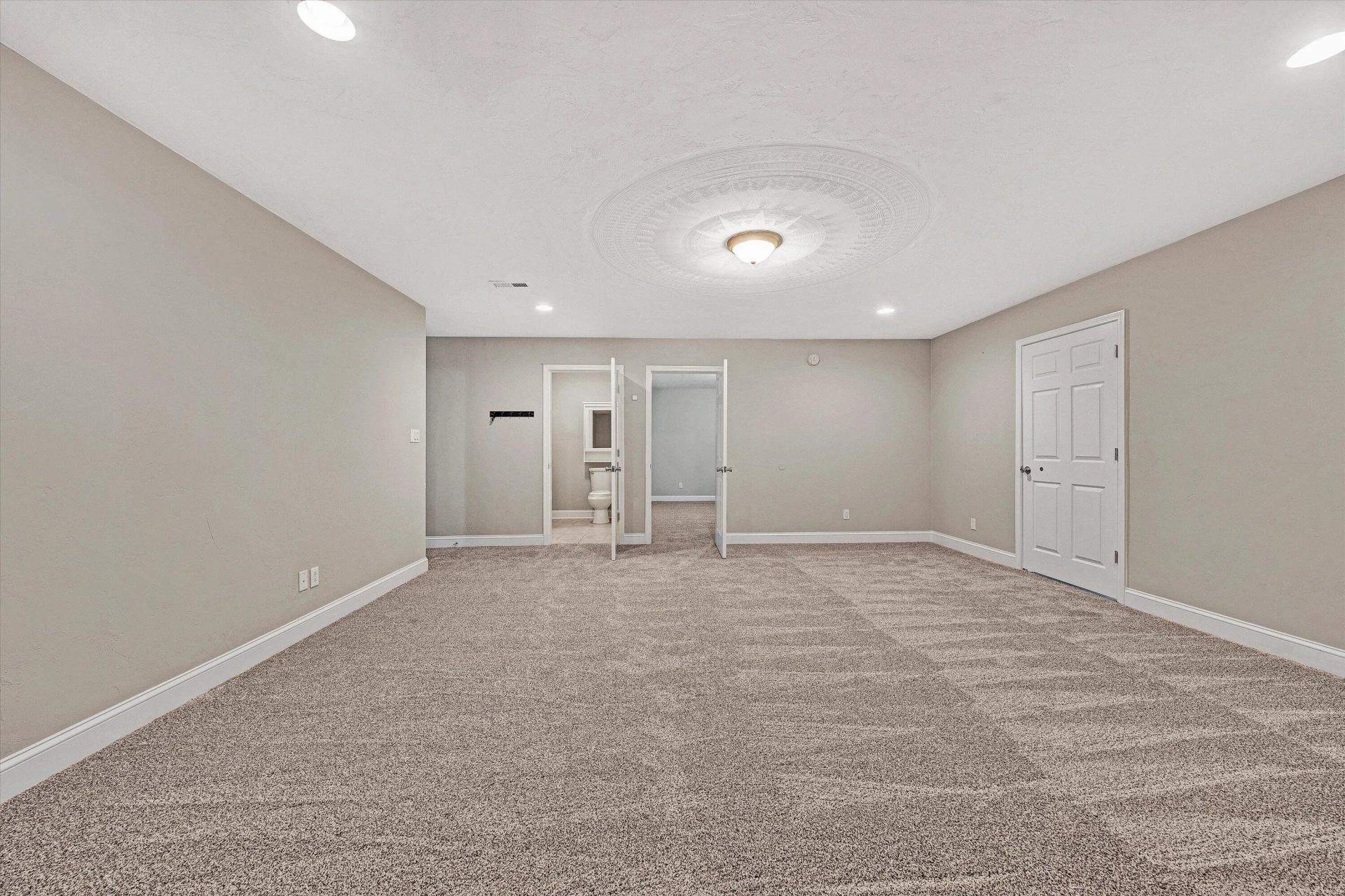 8540 Goodview RD - Photo 30